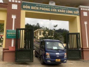 Xe tải chở hàng đi tỉnh